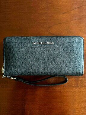 Michael Kors Jet Set Travel Large Travel Continental Wristlet Wallet Black MK